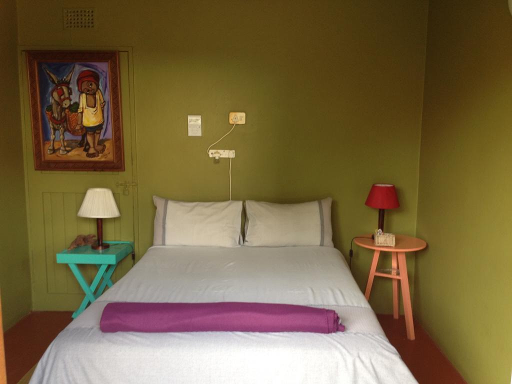 Auberge de jeunesse Jungle Monkey Backpackers à Port Saint Johnʼs Chambre photo