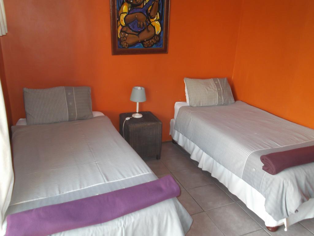 Auberge de jeunesse Jungle Monkey Backpackers à Port Saint Johnʼs Extérieur photo